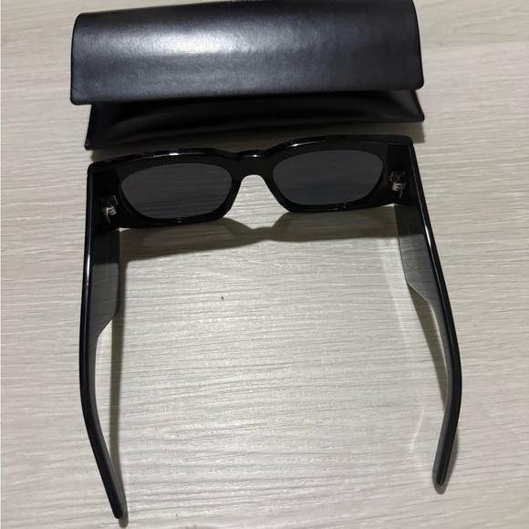 SAINT LAURENT SUNGLASSES - Picture 4 of 7